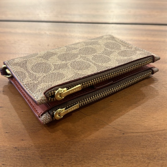 Coach C0847 Zip Chain Card Case Signature Canvas Wallet Tan - Picture 3 of 3